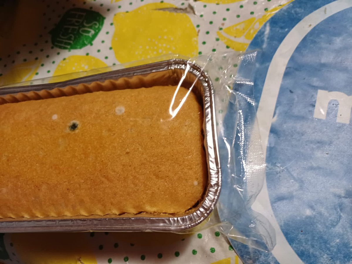 pipeandaur's tweet photo. @UPFREE_CL compre un queque hoy 6/11, 19:27 recién en @LIDERcl lo abro y esta con hongos, ver imagen. @SERNAC Quien me responde? Quien me entrega una explicación?. Nisiquiera esta excedida la fecha de vencimiento. Solicito RT. https://t.co/jhudYKBH2c