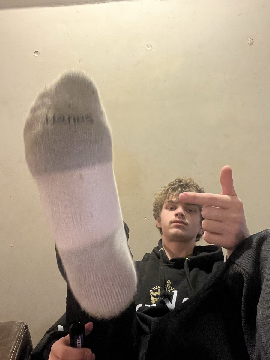 Kden Swag(3.2K) tweet media