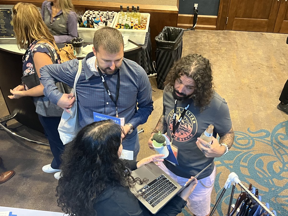 RaganComms's tweet image. You know how they say everything’s bigger in Texas? We’re proving that this week. The Future of Communications Conference is off to a grand start with day one under our (buckle) belt. We’re thrilled for day two, and a wonderful #CommsWeek ahead. #RaganEvents