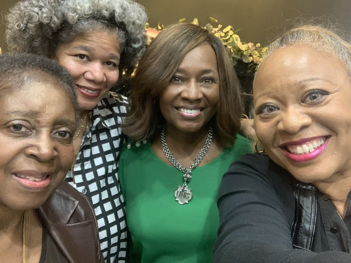 A lovely evening of friendship in collaboration with <a href="/tulsalinksinc/">Tulsa OK Chapter of The Links, Incorporated</a> 💚 #LinkedInFriendship #ConnectedInService
