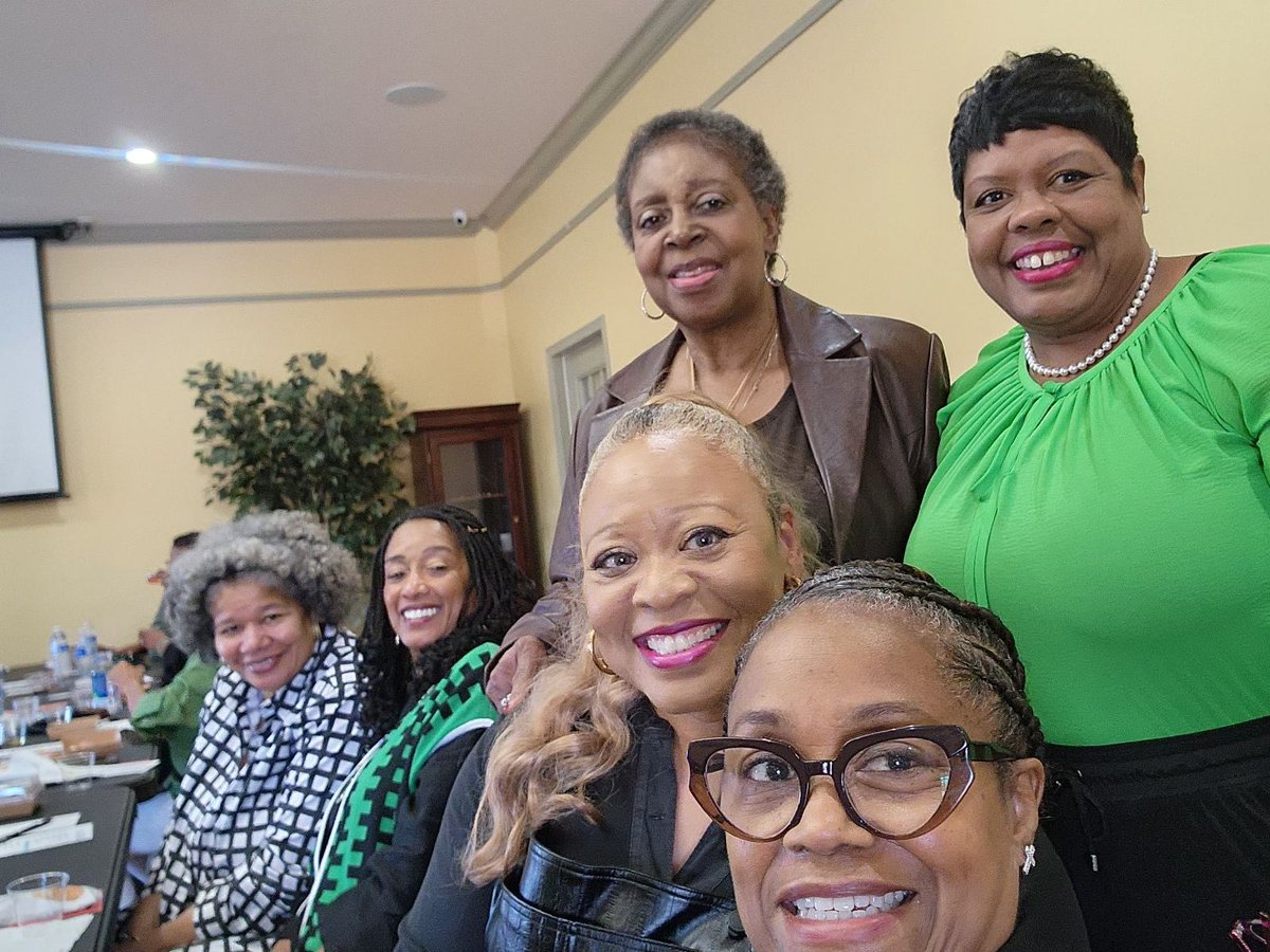 A lovely evening of friendship in collaboration with <a href="/tulsalinksinc/">Tulsa OK Chapter of The Links, Incorporated</a> 💚 #LinkedInFriendship #ConnectedInService