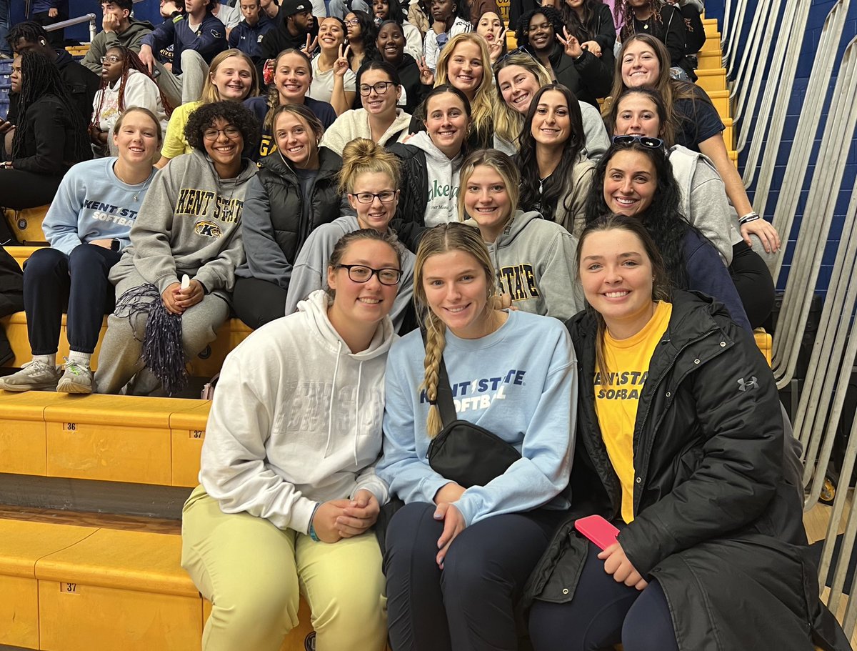 Supporting our fellow Flashes at the first <a href="/KentStMBB/">Kent State Men's Basketball</a> home game of the year!

#GoFlashes⚡️