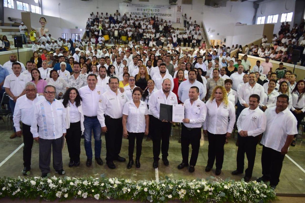 olgapsosa's tweet photo. La democracia sindical y la legitimidad de las dirigencias sindicales son dos de los valores que establece la reforma laboral. 

Felicidades al Secretario General @AzaelPortillo y a la nueva directiva de la Federación de Trabajadores al Servicio de los Ayuntamientos de Tamaulipas.