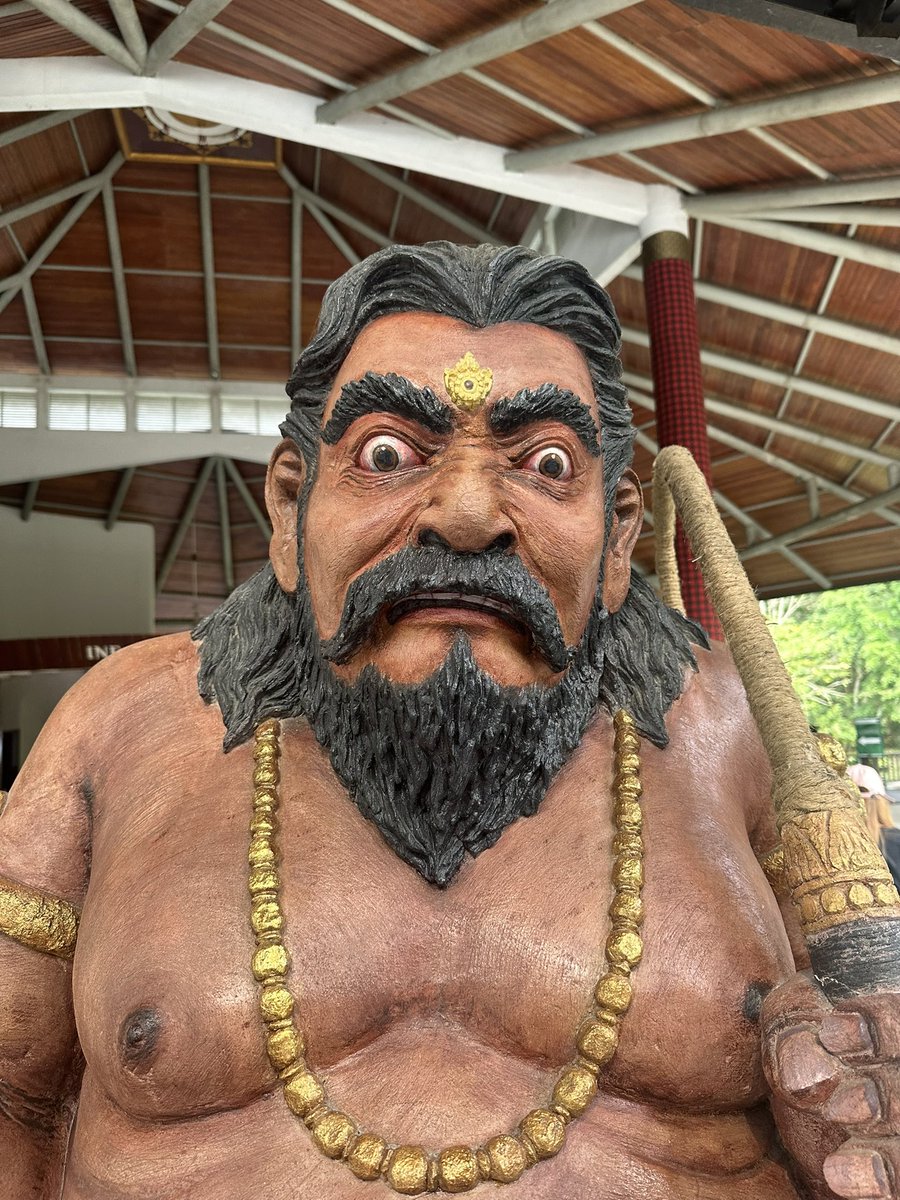 dnaim_'s tweet photo. En Bali se han enterado de lo de la Resurrección con la Estrella y se les ha quedado esta cara… https://t.co/ljAQOfIcLm