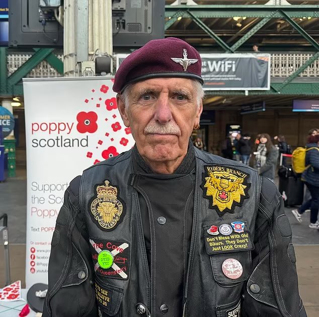 OliLondonTV's tweet image. 78 Year Old British War Veteran selling poppies for Rememberance Day PUNCHED and KICKED by Palestinian activists. 

Jim Henderson was attacked by a mob of Palestinian protesters at Edinburgh train station where he was selling poppies. 

He tried to escape, but was savagely kicked