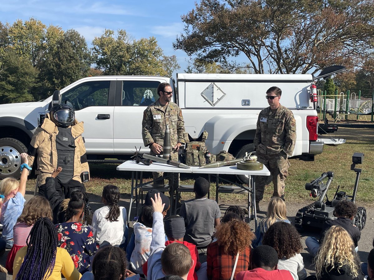 More great moments from the Barron Village Career Day! ⁦<a href="/mrsclements2u/">Charnita Clements</a>⁩