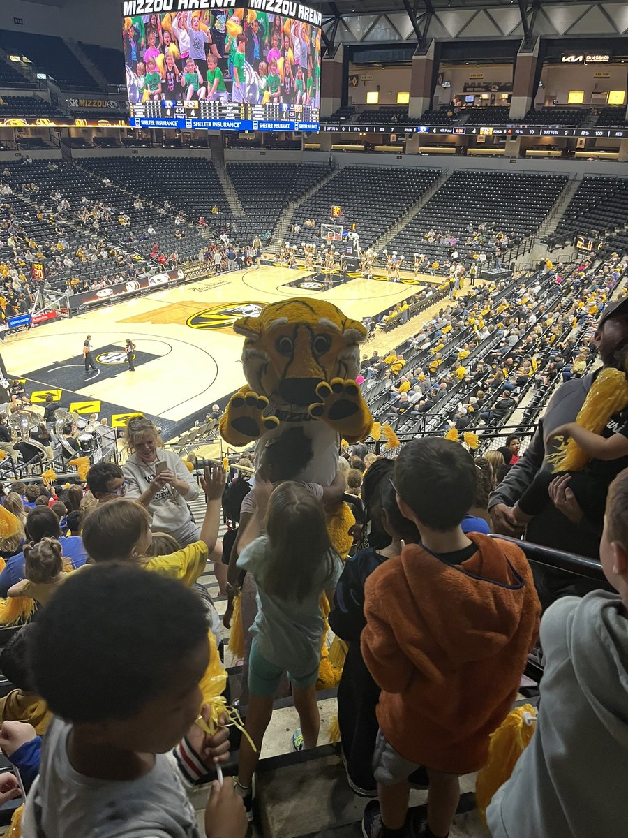 Anna Huntsman tweet media