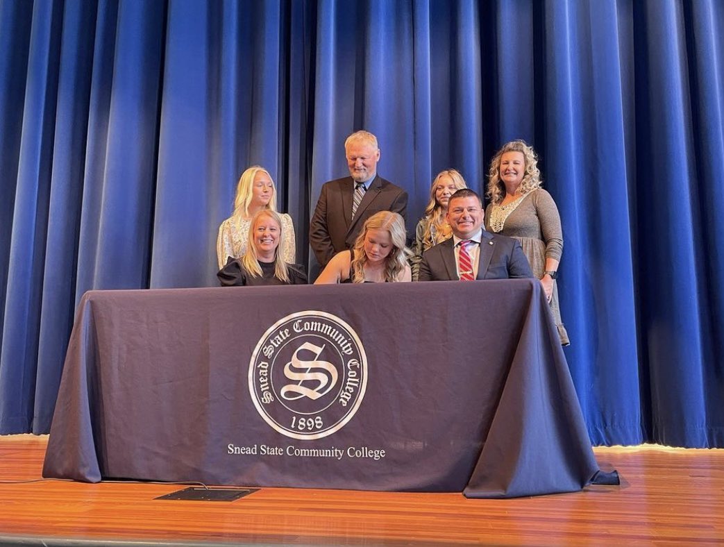 CullmanSoftball's tweet photo. Congratulations to our senior outfielder Kylie Stracener for signing  her letter of intent to play softball for @sneadstatecc  #solidplayer  #goparsons #gobearcats https://t.co/LdenMczfow