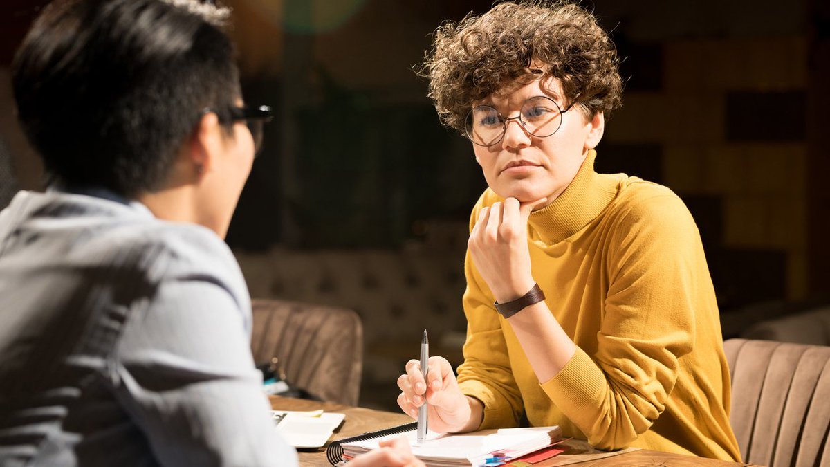 Learning from Interviews On the Go, a new blog post by <a href="/MedCultureLab/">Medical Cultures Lab</a>'s <a href="/sbgarrett/">Sarah Garrett, PhD</a> shares ideas on how to implement best practice in qualitative research for interviews; assessing and refining your approach a few interviews into your study. bit.ly/3Mz5YGd