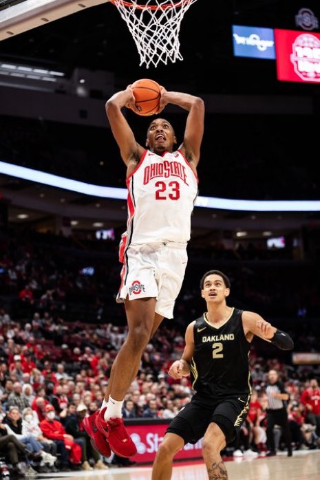 🚨 HALFTIME 🚨 
Oakland 🐻 35 Ohio State 🌰 34
Jamison Battle - 9 points 3 rebounds
Bruce Thornton - 7 points 
Felix Okpara 6 points
Zed Key 5 points 4 rebounds
Scotty Middleton 4 points 4 rebounds
The Buckeyes have 9 offensive rebounds to Oaklands 3
#GoBucks #Team125