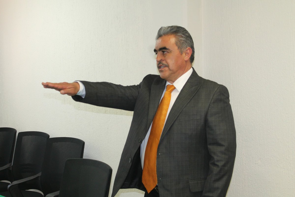 UPNHIDALGO's tweet photo. Andrés Dimas Rios, obtuvo con mención honorífica el grado de Doctor en Investigación e Intervención Educativa #DIIE con la tesis “Ser docente para ser sujeto. La identidad narrativa en la construcción del sujeto docente” https://t.co/TMs0FFEjpU