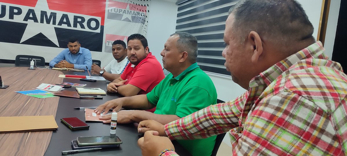 Sec. Gral. Nacional <a href="/WBenavides_MRT/">Williams Benavides</a>: "desde siempre hemos dado nuestro máximo esfuerzo y lo seguimos dando,  para garantizar el triunfo de la revolución en lo electoral. No podemos dejar ningún flanco débil a los enemigos de la patria". 

<a href="/NicolasMaduro/">Nicolás Maduro</a> <a href="/dcabellor/">Diosdado Cabello R</a> @TupamaroMRT