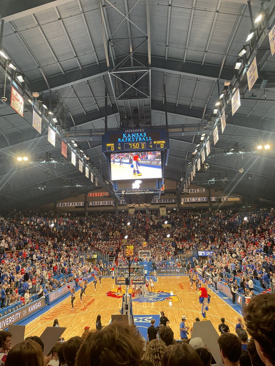 P_Ellisburner's tweet photo. Allen Fieldhouse, I am inside of you https://t.co/Ht6ry4U9Ba