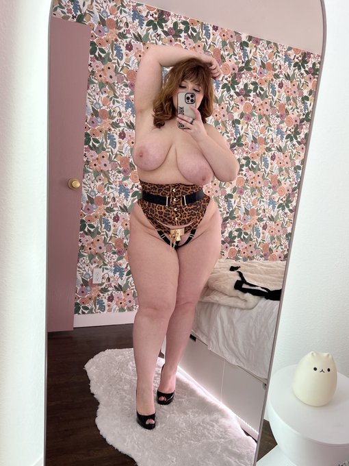 Can you make me purr? https://t.co/SVAbfm0iLv