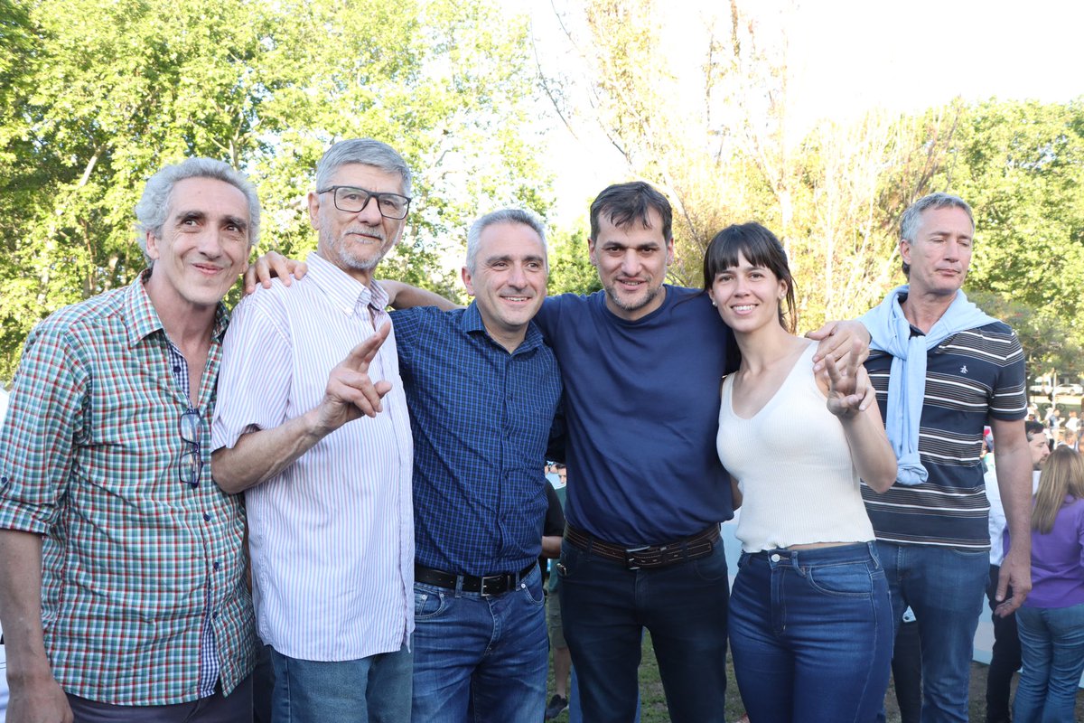 NanoCaraOK's tweet photo. La región unida para construir el triunfo de @SergioMassa en noviembre 🇦🇷

Junto a @Kicillofok @magariovero y los intendentes electos @Julio_Alak @MarioSeccoOK y @fabiancagliardi nos encontramos en Plaza Malvinas junto a la militancia 💪✌️

¡Vamos con todo! #MassaPresidente https://t.co/I5Tho4nndV