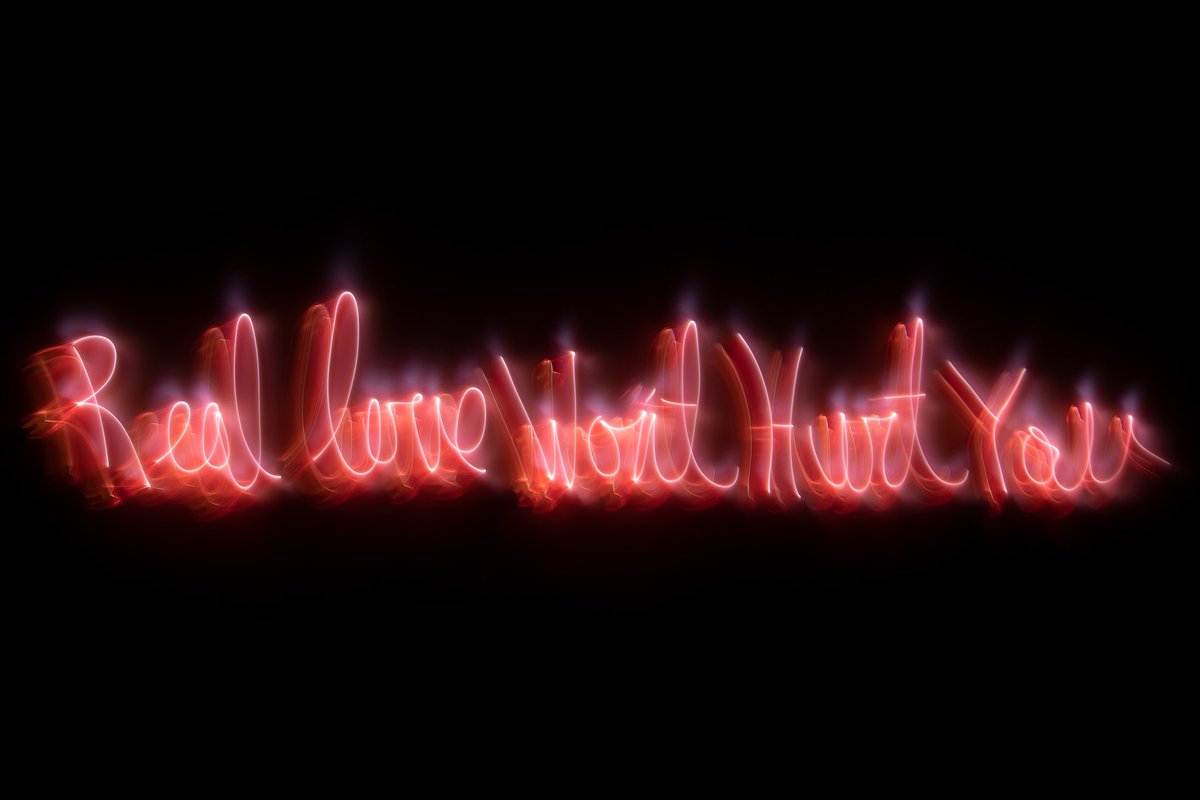LightPainterJDP's tweet image. Something to keep in mind. Real Love Won’t Hurt You, not intentionally anyway. Pain comes from ego. Choose love my friends. ❤️

Light painting created in real time captured to the camera in one single photographic frame

#lightpainting #lightwriting  #lightart #love…
