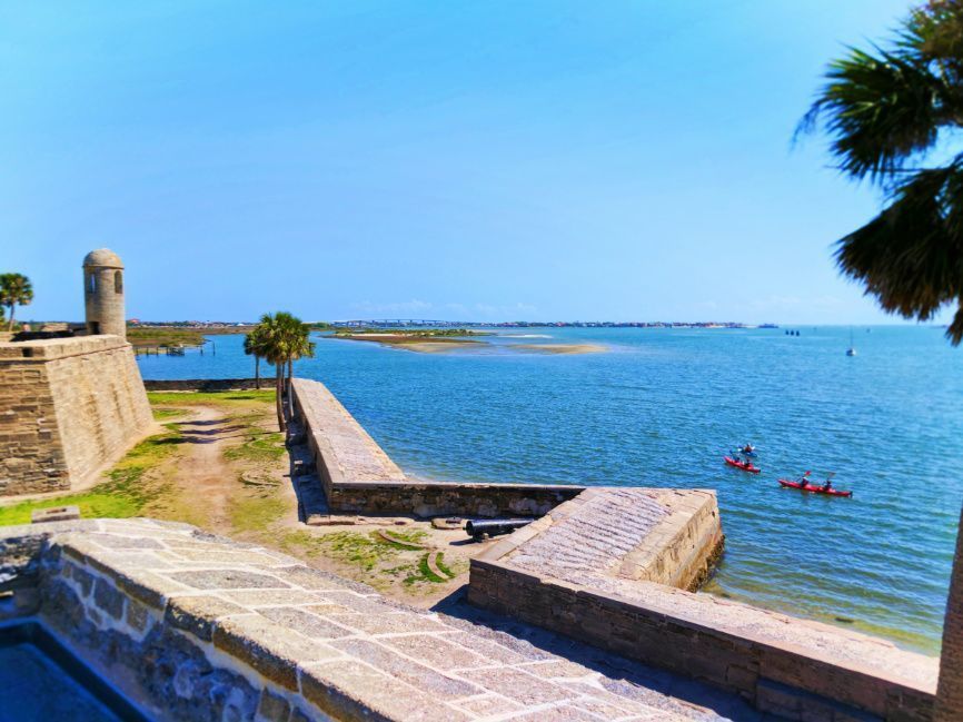 2TravelDads's tweet image. Step back in time at St. Augustine's Castillo De San Marco! Explore centuries of history and enjoy breathtaking ocean views. Travel through time in the oldest city! #StAugustine #HistoricStAugustine #StAugustineFL #Florida #VisitStAugustine bit.ly/3jZnWnA