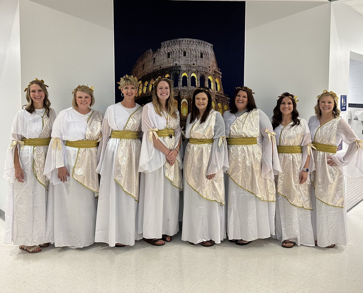 Haley_Cure's tweet photo. Friday surgeons ➡️ Monday Ancient Romans. Teaching CKLA is fun with this 3rd grade crew! https://t.co/048Nh75L1D
