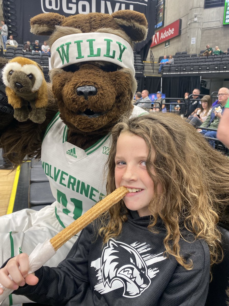 4theSteve's tweet photo. Wolverine basketball is back! https://t.co/dpHPu4x4Hx