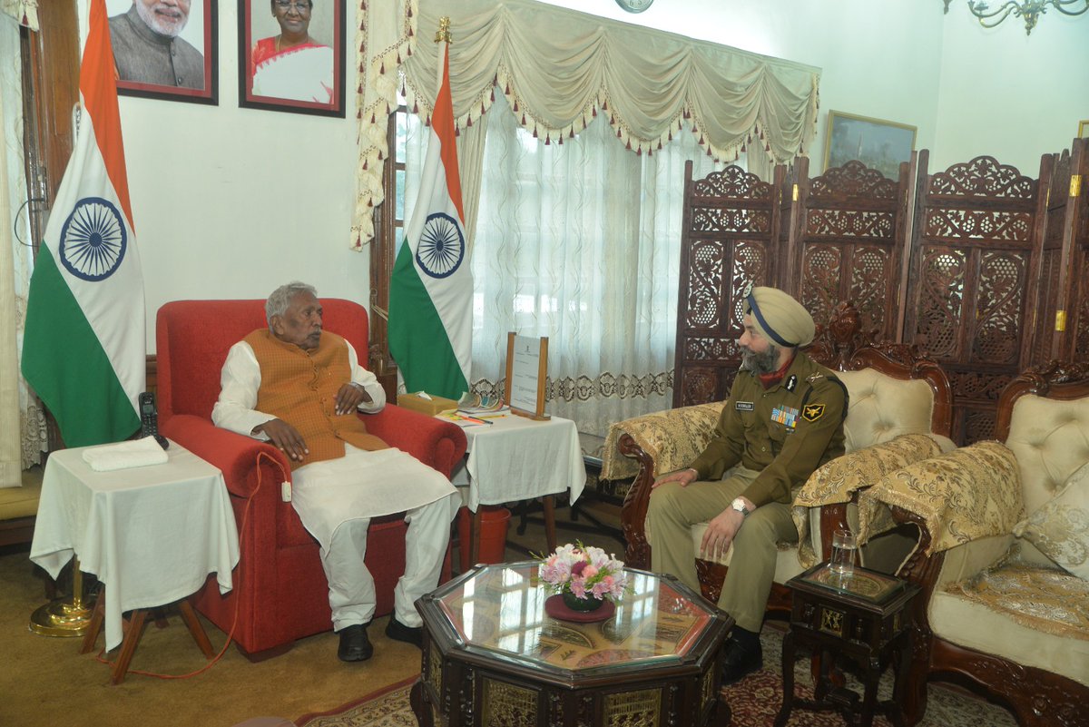 MeghalayaGov's tweet photo. Newly appointed Inspector General, BSF, Meghalaya Frontier, Shri. H.S. Dhillon yesterday paid a courtesy #CalledOn the Hon'ble Governor of Meghalaya, Shri. Phagu Chauhan Ji at Raj Bhavan, Shillong @DiprMeghalaya @BSF_Meghalaya (https://t.co/1UCc10wHlH) https://t.co/xjsTPUi1iT