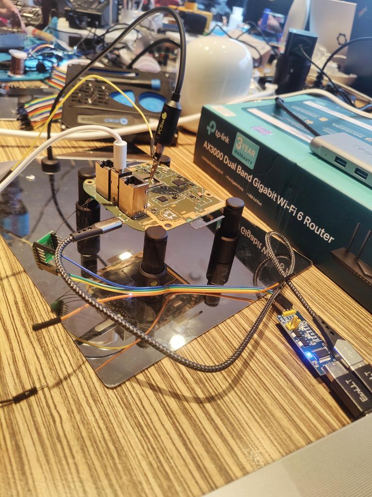 code_byter's tweet image. Some impressions from @hardwear_io last week. I had the chance to give a talk on hacking a smart camera doorbell and participated in the HardPwn hacking challenges 🔥