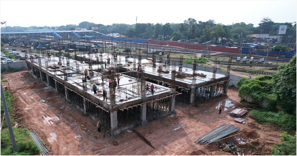 RailAnalysis's tweet photo. Amrit Bharat #Station: #SouthernRailway completes #survey, #floorslab and #structuralworks for the #redevelopment of Kollam Junction
Read more...https://t.co/PqYWYIiAEZ
#indianrailways #railway #electrical #infrastructure #construction #electronic #amritbharatstation #project https://t.co/4J4ZgCuUkd