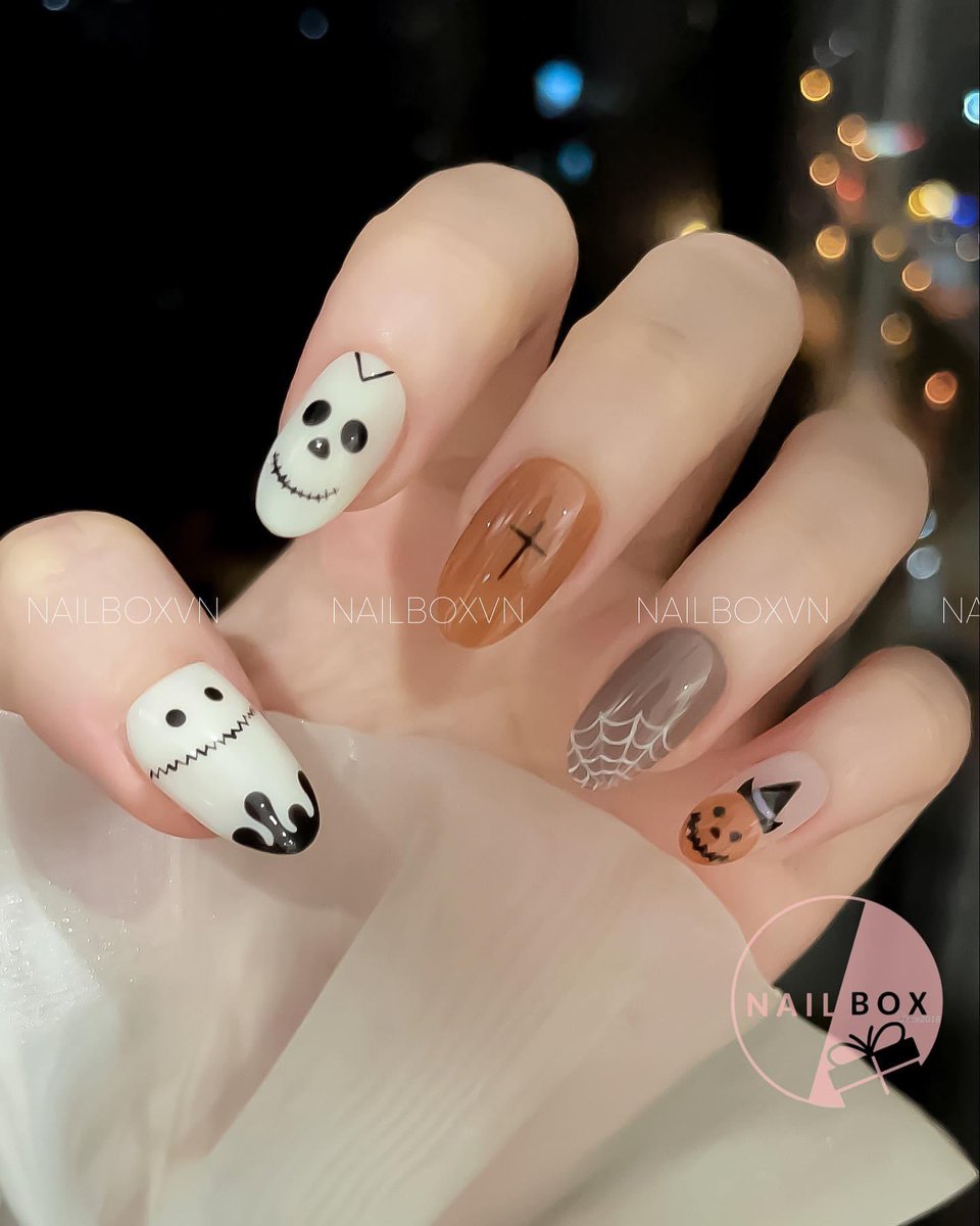 Lalalinh4's tweet photo. HAPPY HALLOWEEN 🎃

#nails #nailart #nailstyle
#naildesigns #nailbox #nailporn #nailarts #artist #art #nailporn #nailboxvn #nailx #naturalnails #nailsonfleek #nails2inspire #nailsoftheday #cutenails #nailpolish #nailboxru #naildesignswag https://t.co/JK3di1QxfG