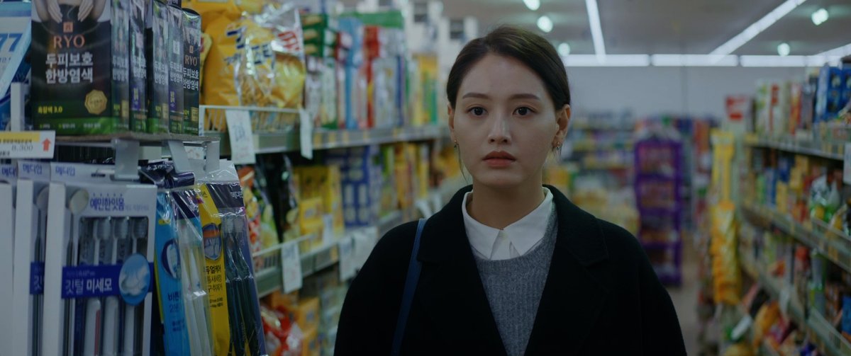 배우 김재경, 영화 <너를 줍다> 개봉 D-1! 2년 만의 스크린 주연작 컴백! 색다른 연기 변신 눈길! [사진 제공 : 시내필름] #김재경 #너를줍다Translate post