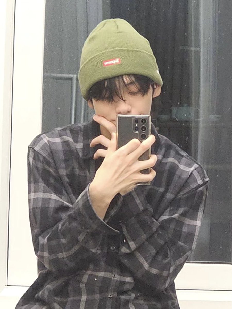 archerintherye's tweet photo. 초록 아이템 느낌 좋은데
어떻게 사람이 한겨울 눈 내린 침엽수 https://t.co/9Iv9U1roER