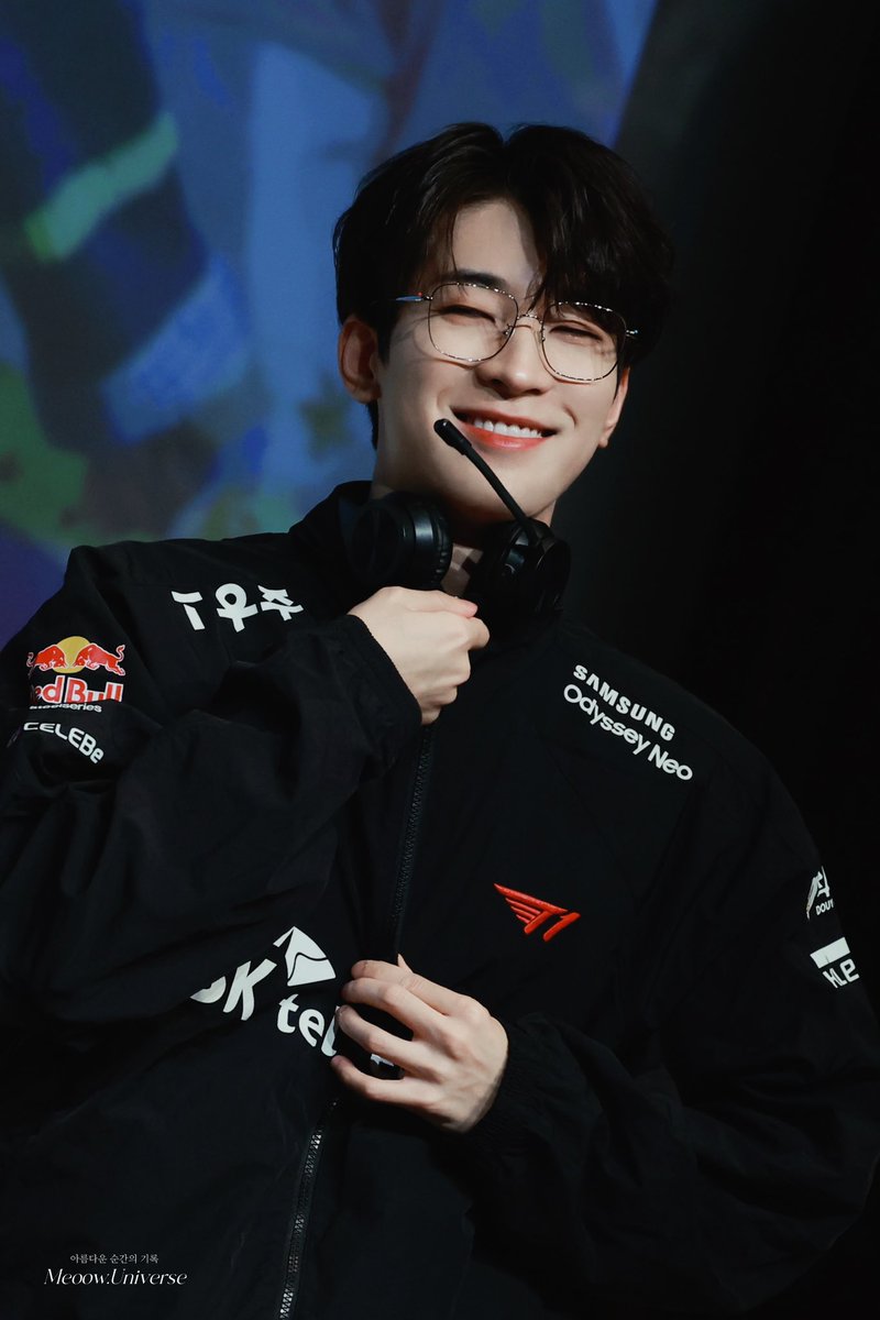 heybabydeul's tweet photo. more hd pics of handsome pro gamer wonwoo 🖤 https://t.co/Y3nXR7kfTa
