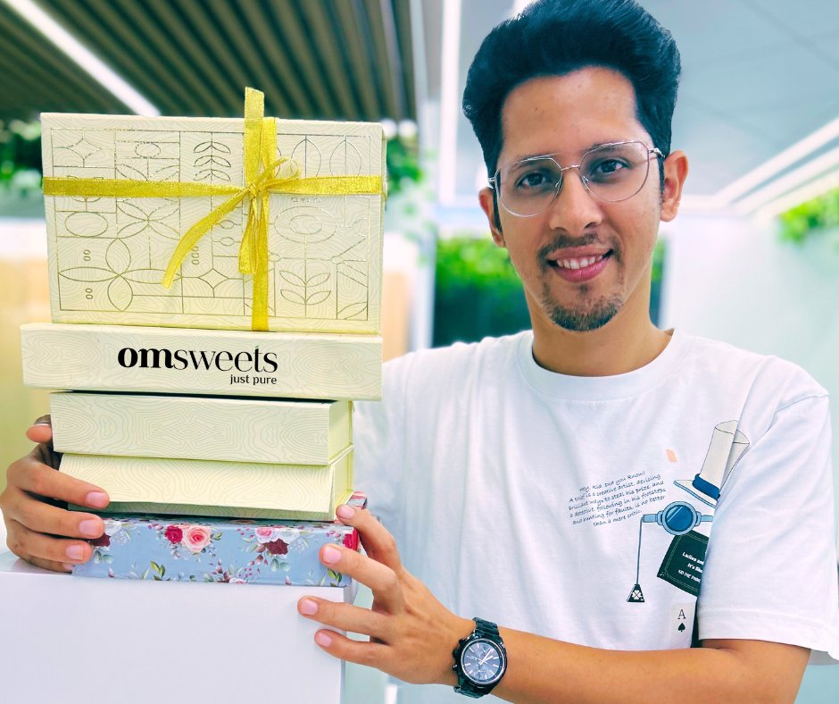 OMKITCHEN_'s tweet photo. Choose our organic sweets made with organic sugar (Sulphur-free) &amp; other natural ingredients perfect to elevate the Diwali gifting and leave a long-lasting impression on your colleague, team, or organization as a whole!  

https://t.co/JI2X9LoOsh 

#corporategifting #omkitchen https://t.co/VMtFxrA9nI