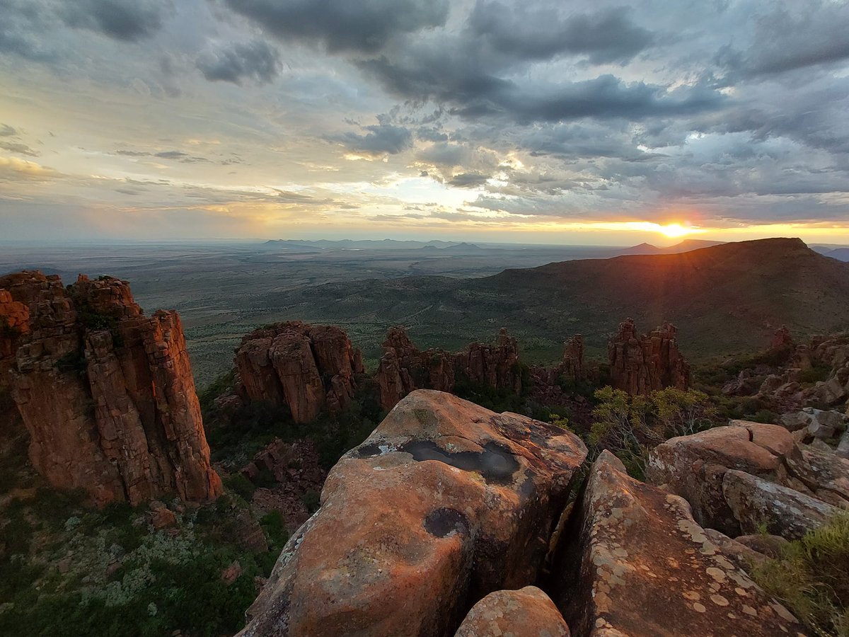 #ValleyOfDesolation So pretty 😍📸The Barefoot Guide #CamdebooNationalPark #GraaffReinet #LiveYourWild <a href="/SANParks/">SANParks</a>