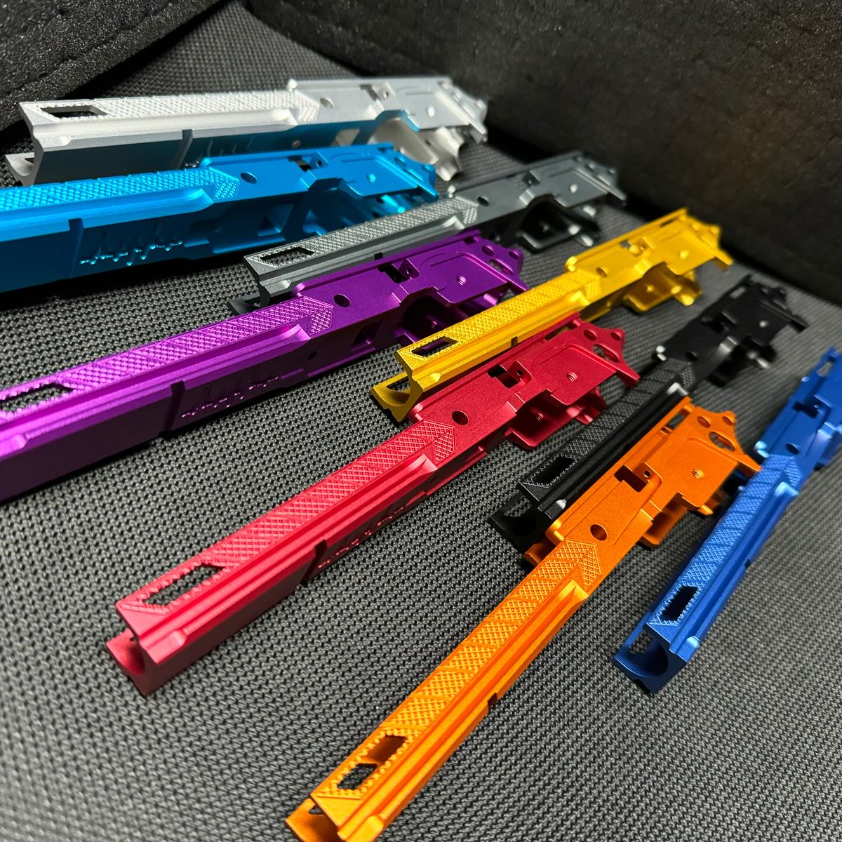 nagatoseikou's tweet photo. https://t.co/6OfEcRqMTe新品！
4.3inchのミドルフレーム！
変わらずたくさんの色がございます～

そろそろ販売開始！ぜひご期待を！

他のhttps://t.co/6OfEcRqMTeの商品はこちら
https://t.co/u1X8eolndL

#エアガン #DRBLACK #TYPE901 #ハイキャパ #HICAPA #TYPE300R #TYPE505 #TYPE507 #TOKYOMARUI https://t.co/evdMv4Pz7y