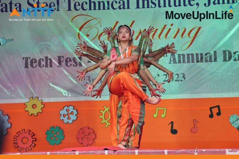 NTTFindia's tweet image. 🌟 Reliving the memorable moments from BNTC&apos;s Tech Fest and Annual Day Celebrations! 🎉
 #TechGeniuses #SuccessfulEvents #Grateful #Inspiration #InnovationShowcase #CelebrationTime #ThankYou #EventSuccess #nttf 🌟🎉🏢👨‍💼🎈🎊🌆🌐🌌🏆📚👩‍🎓🎓