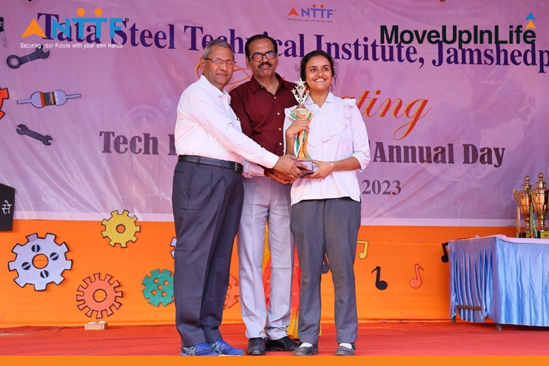 NTTFindia's tweet image. 🌟 Reliving the memorable moments from BNTC&apos;s Tech Fest and Annual Day Celebrations! 🎉
 #TechGeniuses #SuccessfulEvents #Grateful #Inspiration #InnovationShowcase #CelebrationTime #ThankYou #EventSuccess #nttf 🌟🎉🏢👨‍💼🎈🎊🌆🌐🌌🏆📚👩‍🎓🎓