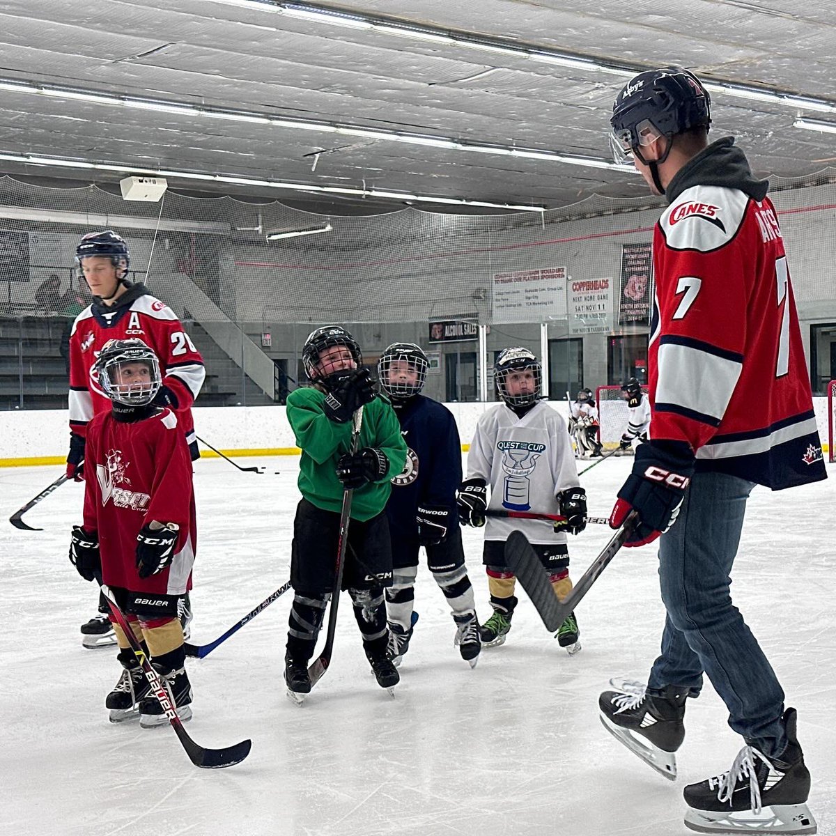 WHLHurricanes's tweet photo. Thanks to the U9 Coaldale Cobras for having us out at practice tonight! #YQL #CanesInTheCommunity https://t.co/wz6dFV0g9Z