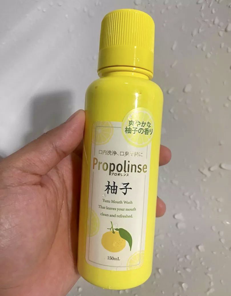 mwddaah's tweet photo. Hack untuk keluarkan segala kerak celah gigi ; guna mouth wash propolinse ni. Stain yang melekat dah bertahun-tahun pon boleh hilang weh!! Japan product mmg besttt 🥺💗 https://t.co/eokN4Rt8O6