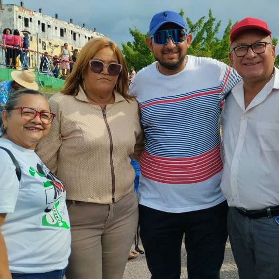 #DATO | Gracias al Pdte <a href="/NicolasMaduro/">Nicolás Maduro</a> El pueblo del estado Apure en la tarde de este #6Nov del 2023 se movilizó por las calles del municipio San Fernando y en los 7 municipios, hermosa demostración de amor, paz <a href="/eduardopiate2/">eduardo piñate</a> <a href="/_LaAvanzadora/">Yelitze Santaella</a> <a href="/dcabellor/">Diosdado Cabello R</a> <a href="/delcyrodriguezv/">Delcy Rodríguez</a> <a href="/info_mppe/">INFO MPPE</a>