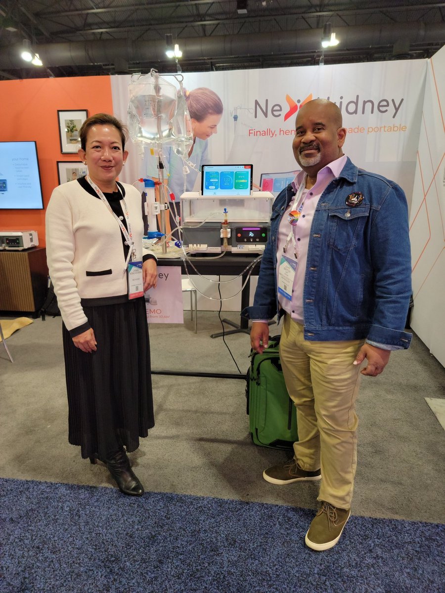 #NeXtkidney is on the forefront of #homedialysis innovation; understanding the patient’s desire for size, portability, and effectiveness.  Jasmin it was great seeing you and the team at @ASNKidney #KidneyWK. #kidneyhealth #nephrology #iamasn