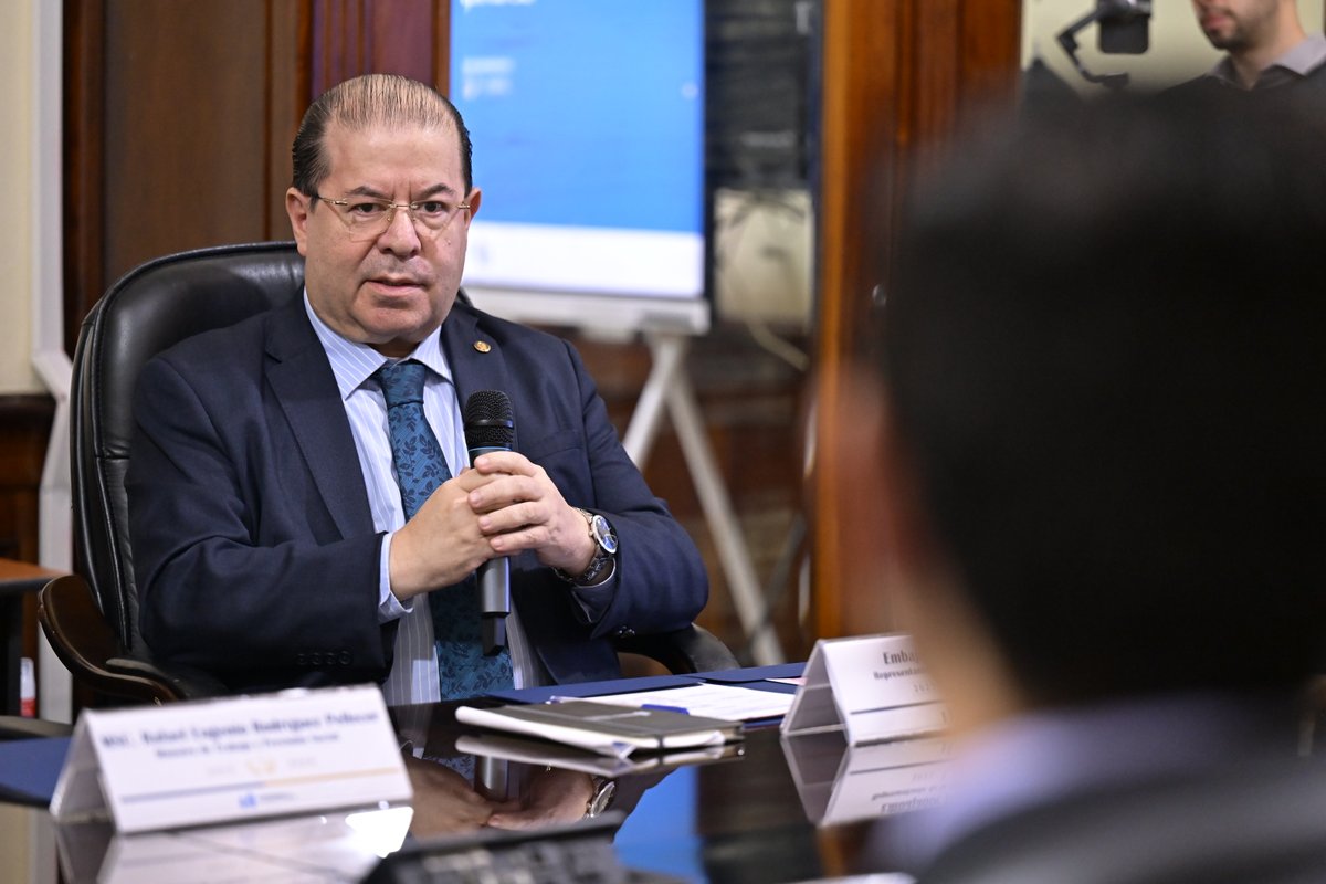 GTNewsAgency's tweet image. The Secretary General of the Presidency, Maria Consuelo Rodriguez, received the team of the elected government to report on the institution's progress, following the guidelines of the Methodology of the #TransitionProcess.
#GovernmentofGuatemala
#GTNews