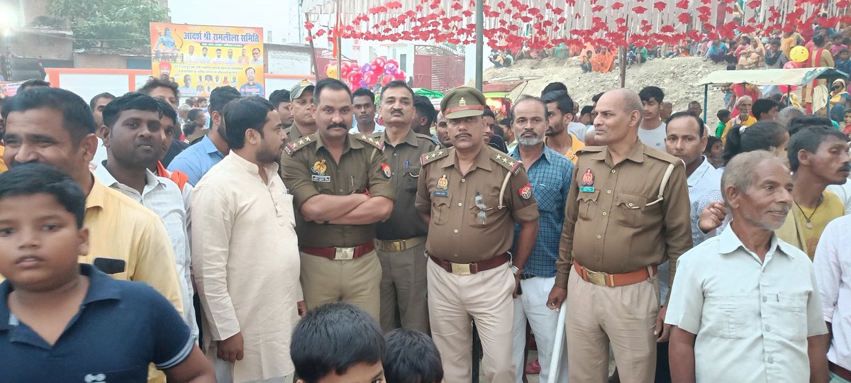 JAVEDANSARI_JAM's tweet image. आज राम - लीला समापन में अपने गृह-स्थान, जंगली बाबा की धरती #जाम में अपनो के साथ शामिल रहा ....
आप सभी का अपना सदैव सँघर्षो का साथी/बेटा.....
जावेद अंसारी जाम
प्रदेशमहासचिव, सुहेलदेव भारतीय समाज पार्टी 
भावी/पूर्व प्रत्यासी, जिला पंचायत सदस्य, रसड़ा-बलिया