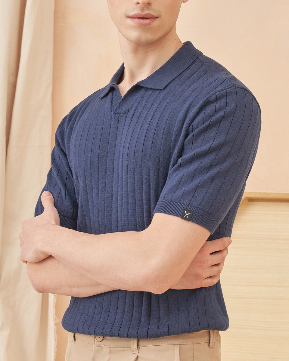 Dapper and debonair in the 
finest knit navy blue. 

Item included: 
Knit Polo with Vertical Line Pattern - P1,495

Shop now at bit.ly/Regatta-Lifest… and in-stores! #RegattaLife