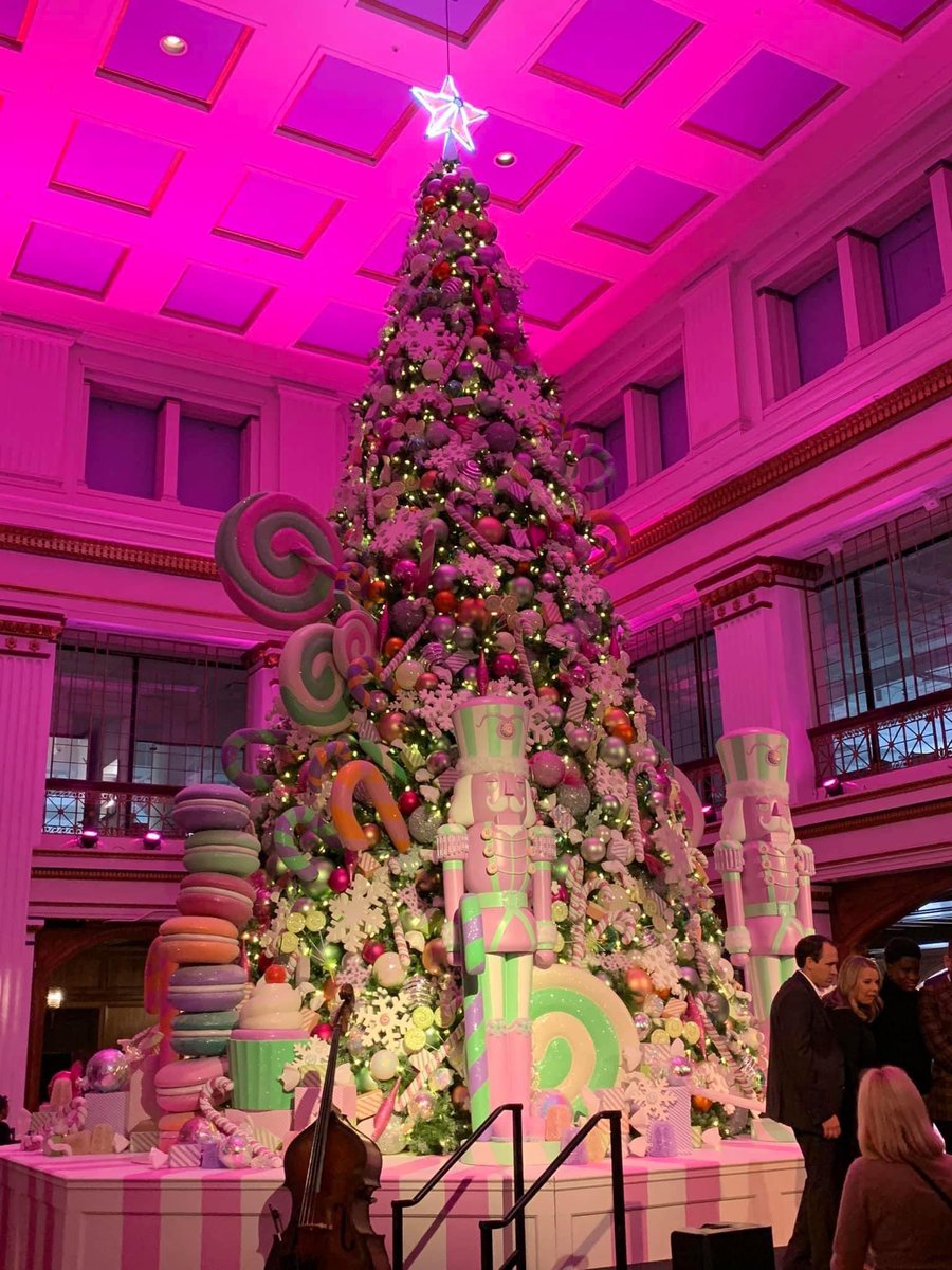 JSkin27's tweet image. #Walnutroom #chicago