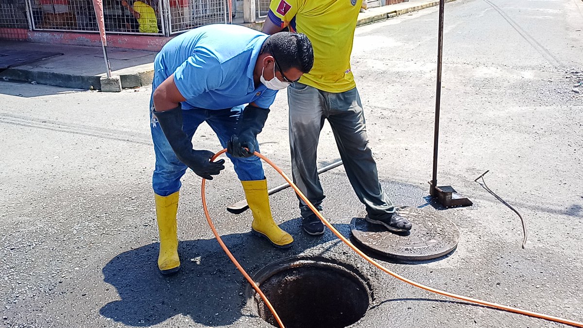 estrucmelca's tweet photo. SERVICIO DE LIMPIEZA Y DESINCRUSTACIÓN DE MATERIA ORGÁNICA EN LAS REDES DE ALCANTARILLADO SANITARIO DE LA PARROQUIA SAN JUAN CON SISTEMA HIDRO- NEUMÁTICO A PRESIÓN CONSTANTE https://t.co/OM8XqGKwv6