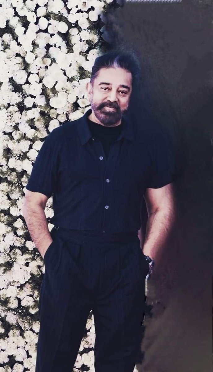 bhuvanaseshan's tweet photo. #HBDUlaganayagan 
#HBDKamalSir 
There's nothing more significant in my life than the fact that in a miniscule way I'm a part of your vision. You are simply an amazing man &amp; a great visionary. Thank you for being you. Wishing you a very Happy Birthday Thalaiva ❤️ https://t.co/FYFRsL3QbD