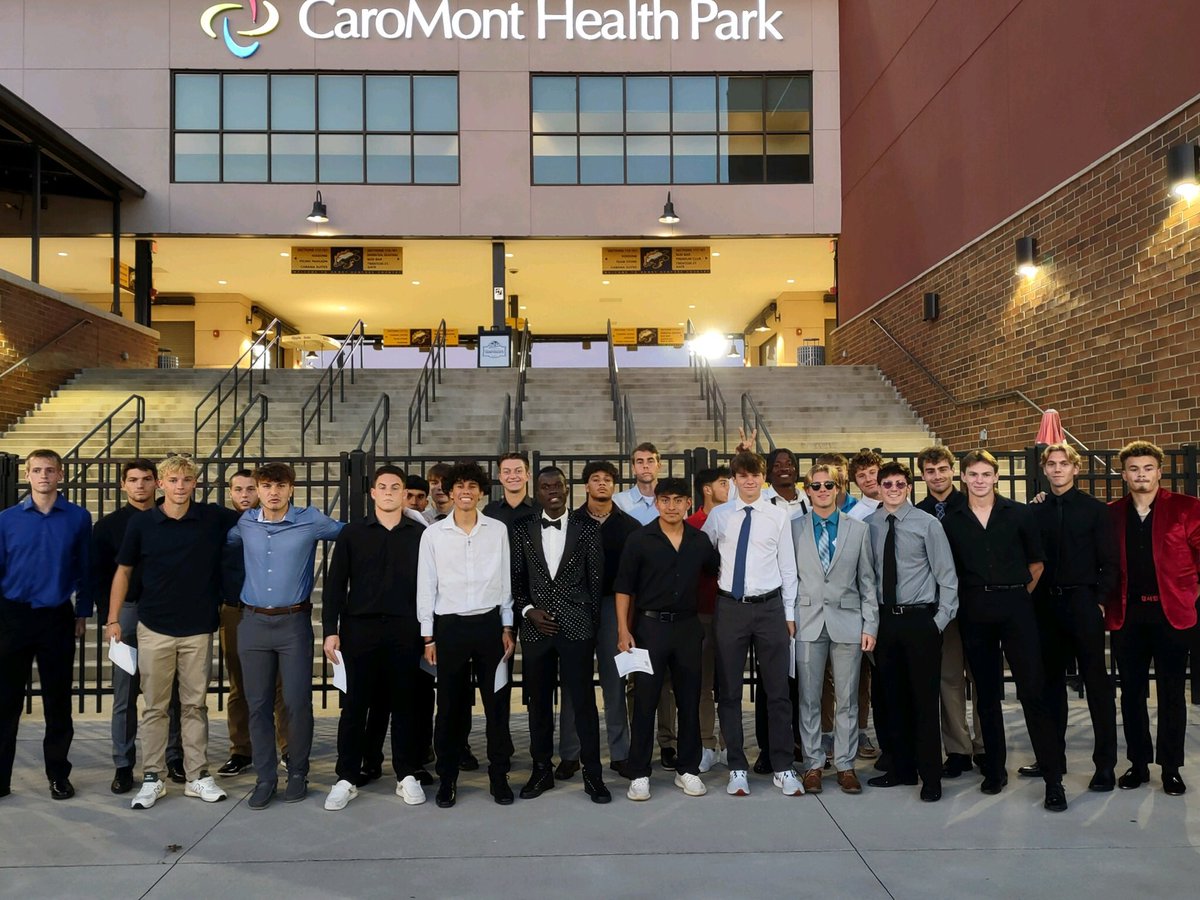 RCRoadrunners's tweet photo. Championship Banquet @ NJCAA Soccer Nationals tonight in Gastonia, NC

Looks like the boys understood the assignment 👔

Practice day tomorrow for the men’s teams and then match day on Wednesday. Runners scheduled to take on Mohawk Valley CC at 6:30pm. https://t.co/0ffbnTkYyg