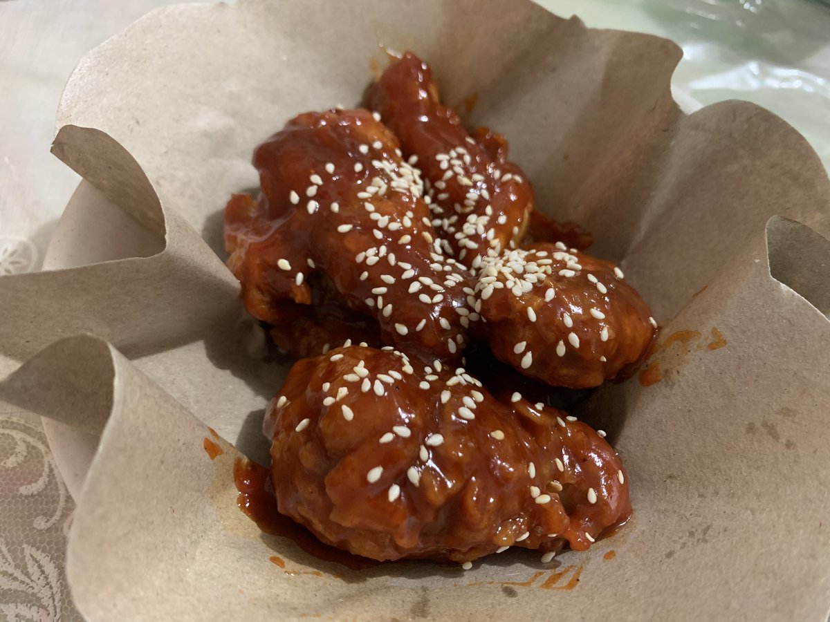 lailaugh's tweet photo. @convomfs Td malem bgt bkin dakgangjeong krn masi ada sisa gochujang di kulkas https://t.co/MrM1AZWStb