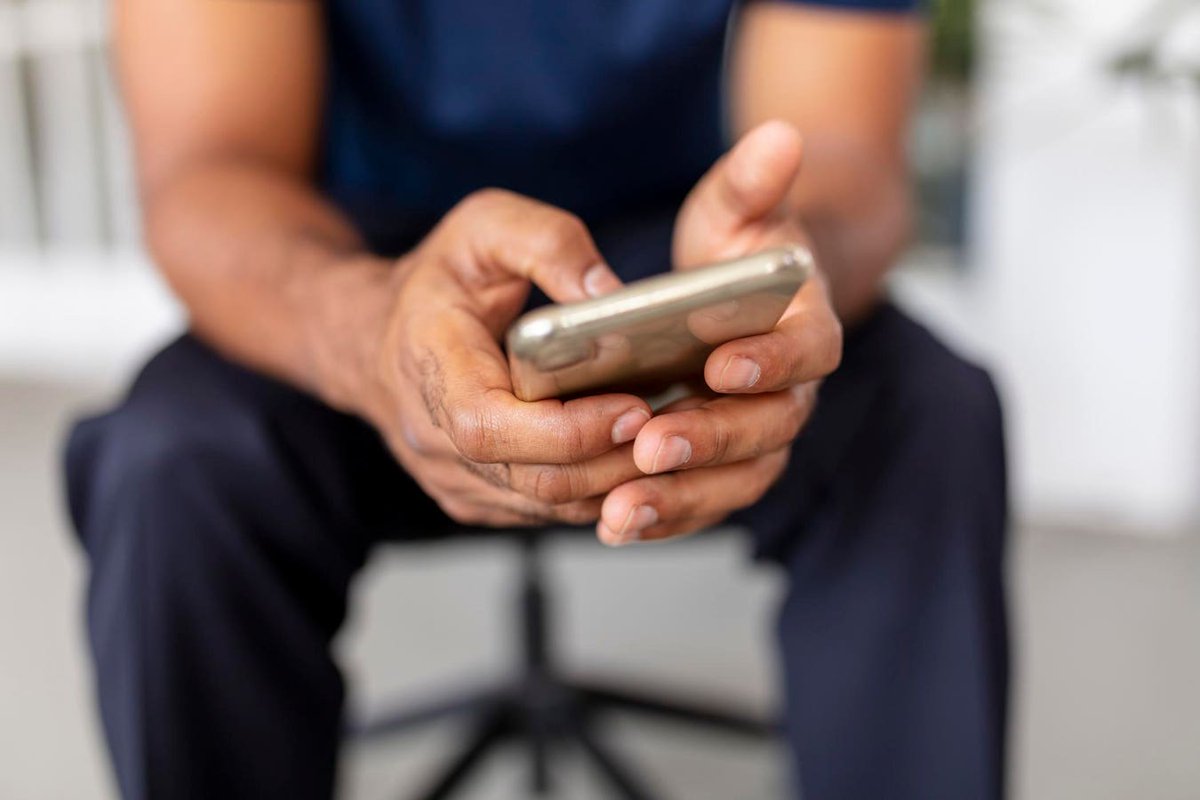 DropoutDudes's tweet photo. 5 ChatGPT Prompts To Overcome Phone Addiction (Get Your Personalized Plan) https://t.co/hijoaMoZv9 https://t.co/eUy5EnCKsv