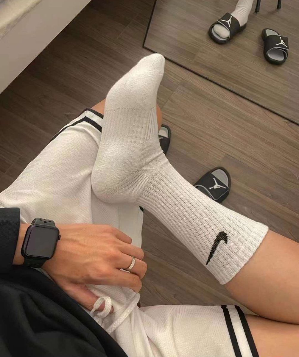 Albert _a tweet media