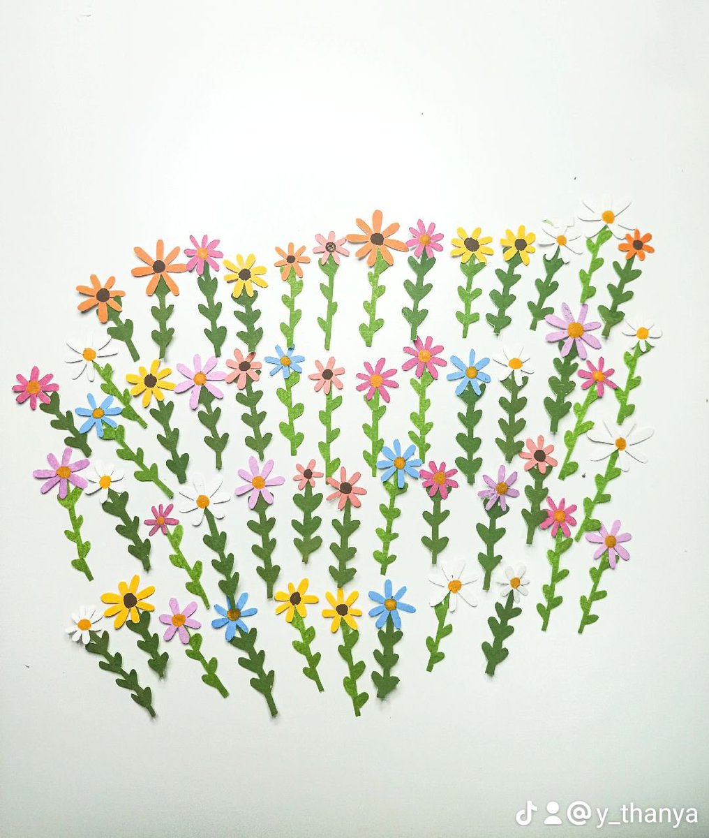 Colorful Daisy 🌼🌼

#paperflower #papercarft #papercut #art #รับวาดรูป